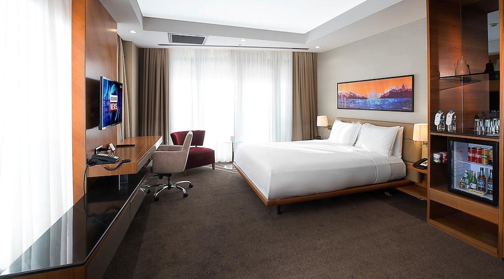 伊斯坦布尔老城希尔顿双树酒店 外观 照片 A typical room at the hotel