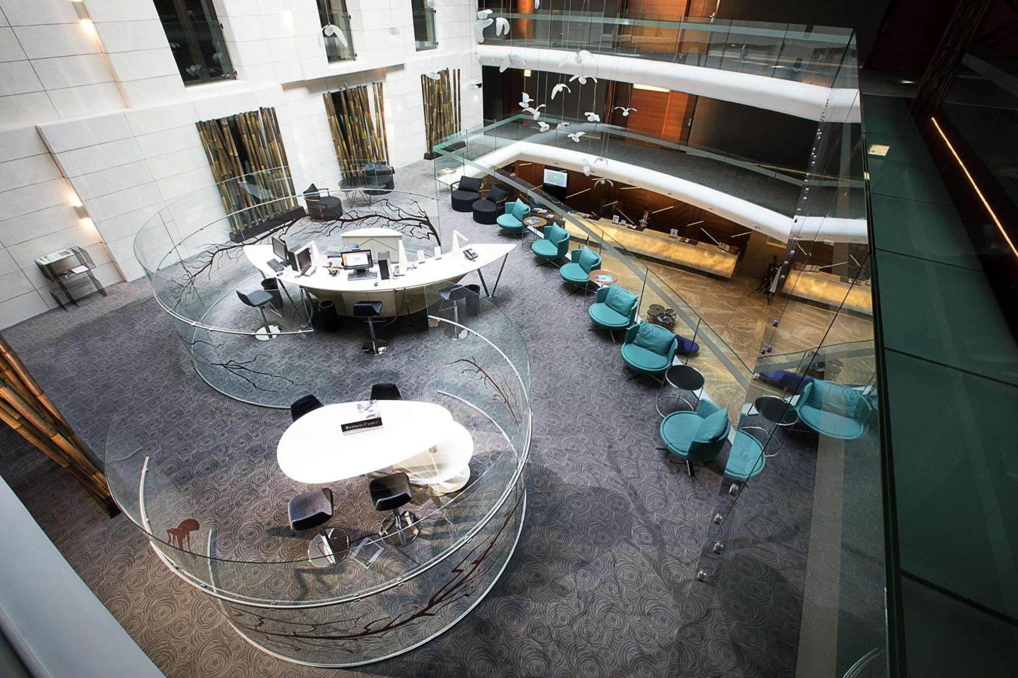 伊斯坦布尔老城希尔顿双树酒店 外观 照片 The atrium at the University of Westminster